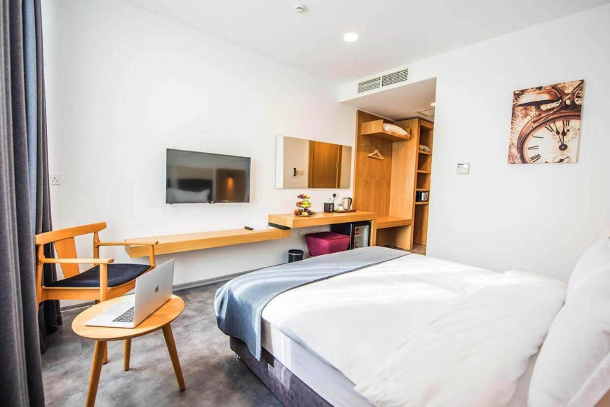 Ingate Hotel Famagusta  Bagian luar foto