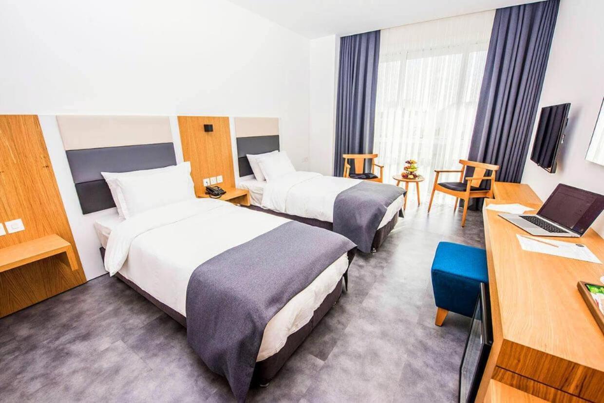 Ingate Hotel Famagusta  Bagian luar foto